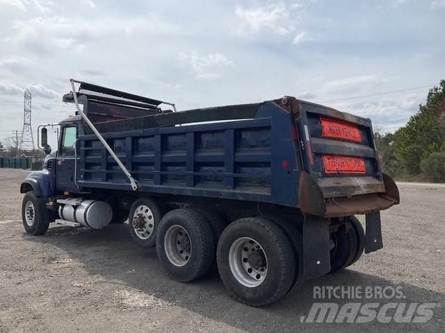 Mack CV713 Kipper