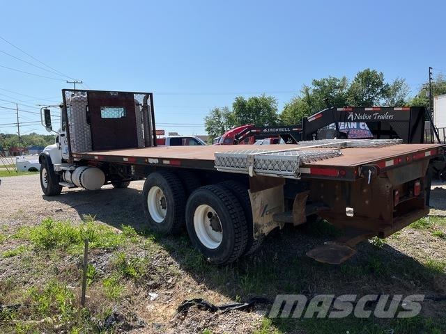 Mack CV713 Platte bakwagens