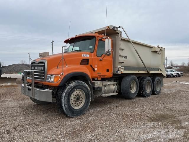 Mack CV713 Kipper
