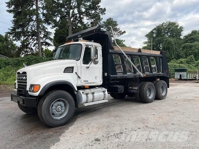 Mack CV713 Kipper