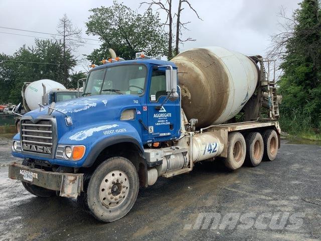 Mack CV713 Anders
