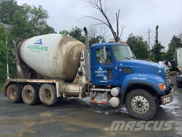 Mack CV713 Anders