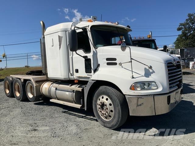 Mack CXN613 Trekkers