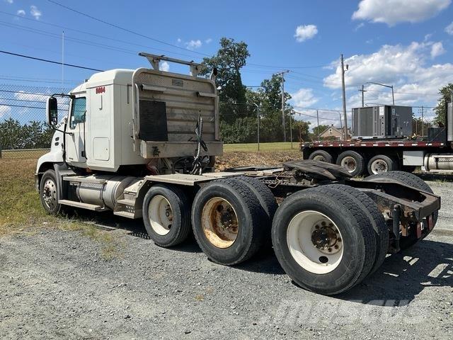 Mack CXN613 Trekkers