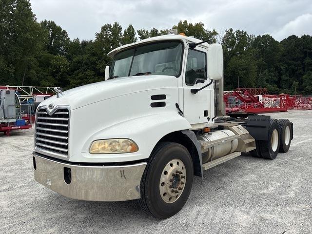 Mack CXN613 Trekkers