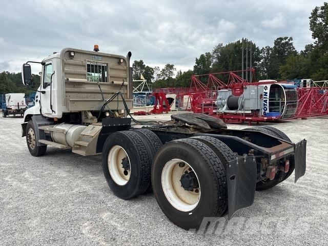 Mack CXN613 Trekkers