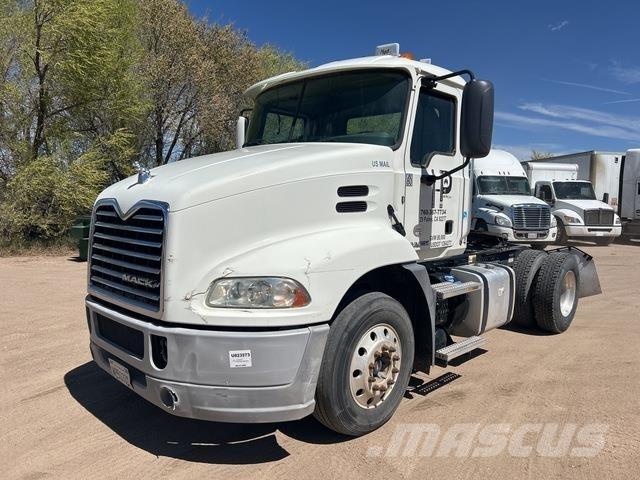 Mack CXU612 Trekkers