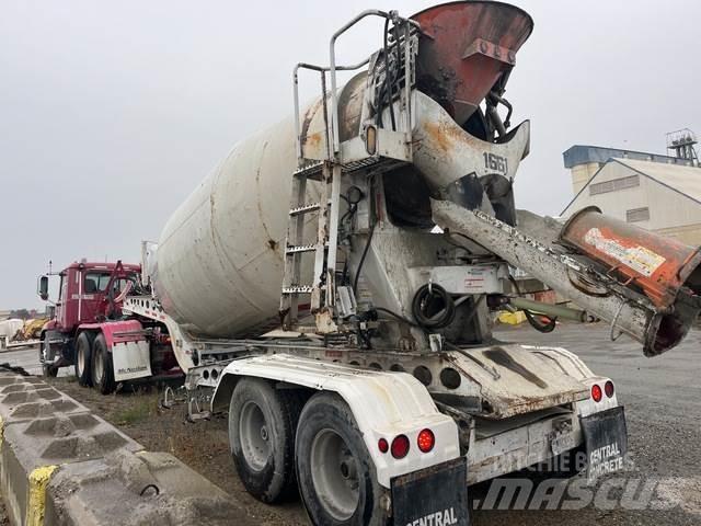 Mack CXU613 Trekkers