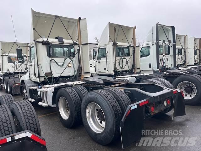 Mack CXU613 Trekkers