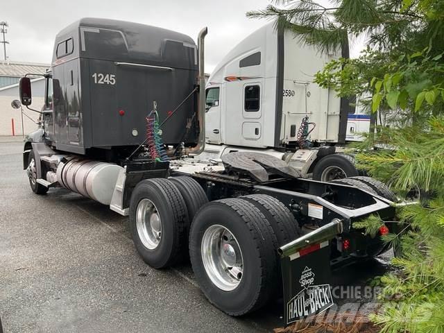 Mack CXU613 Trekkers