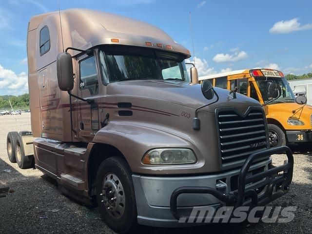 Mack CXU613 Trekkers