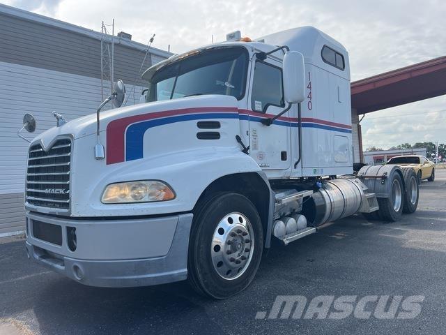 Mack CXU613 Trekkers