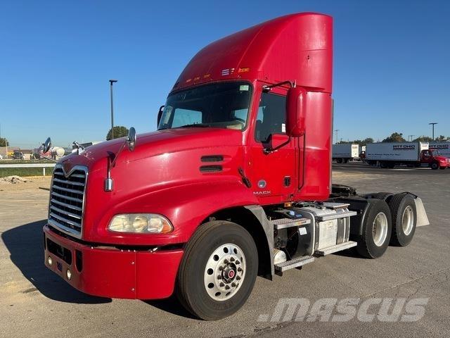 Mack CXU613 Trekkers