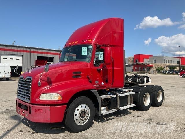 Mack CXU613 Trekkers