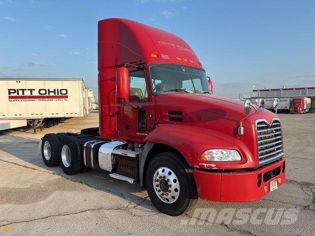 Mack CXU613 Trekkers