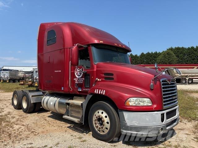 Mack CXU613 Trekkers