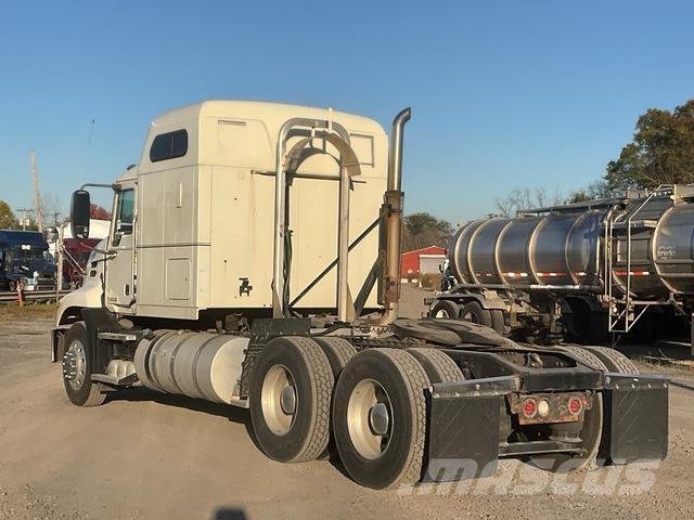 Mack CXU613 Trekkers