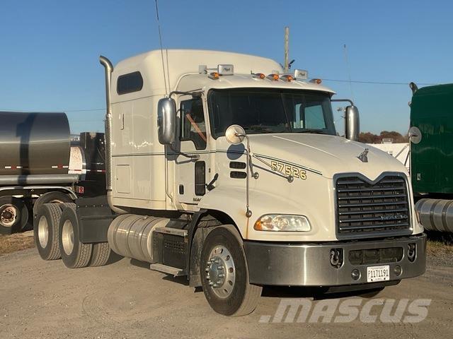 Mack CXU613 Trekkers