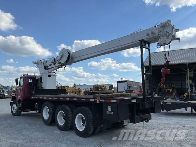 Mack DM686S Anders