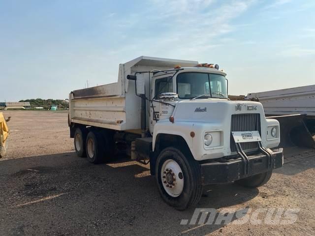 Mack DM686S Kipper