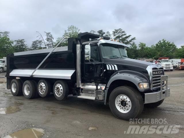 Mack GR64F Kipper