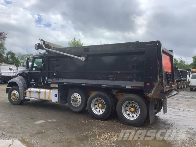 Mack GU713 Kipper