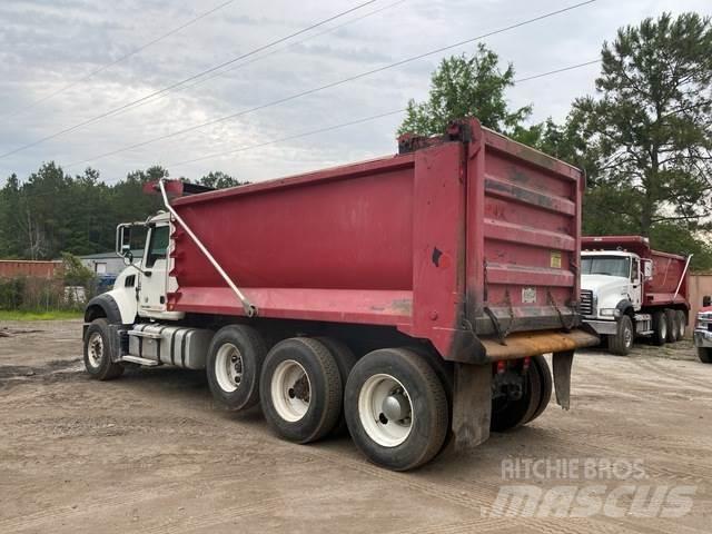 Mack GU713 Kipper