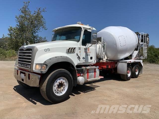 Mack GU713 Anders