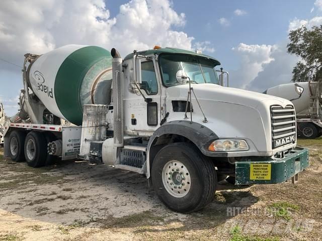 Mack GU813 Anders