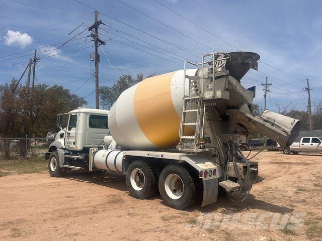 Mack GU813 Anders