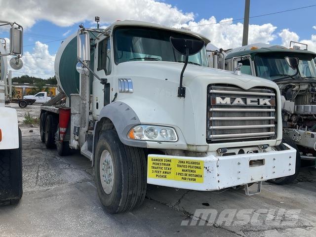 Mack GU813 Anders