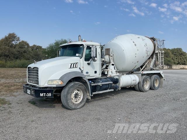Mack GU813 Anders