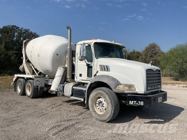 Mack GU813 Anders