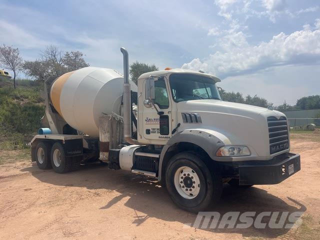 Mack GU813 Anders