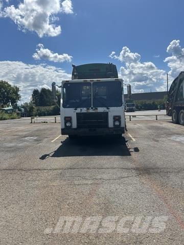 Mack LE613 Vuilniswagens