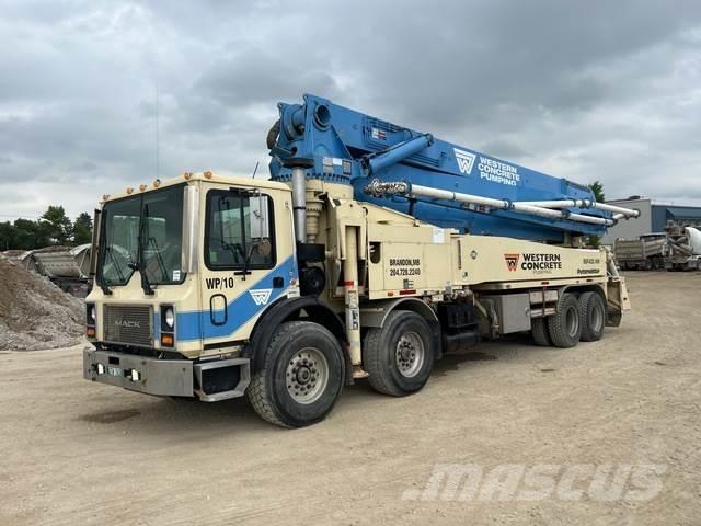 Mack MR Betonpomptrucks