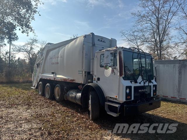 Mack MR688S Vuilniswagens