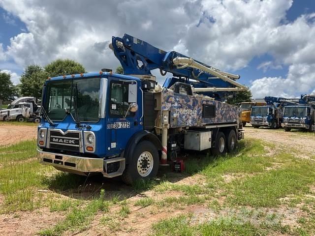 Mack MRU613 Betonpomptrucks