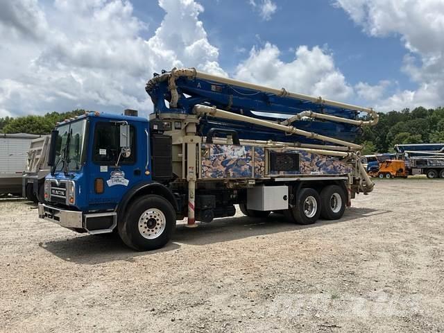 Mack MRU613 Betonpomptrucks