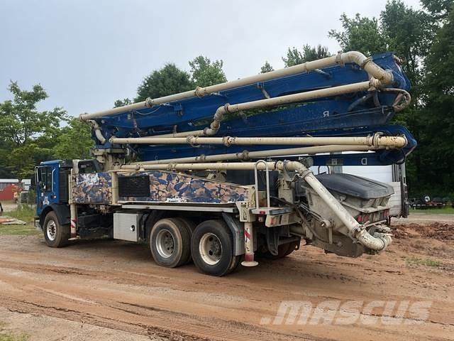 Mack MRU613 Betonpomptrucks