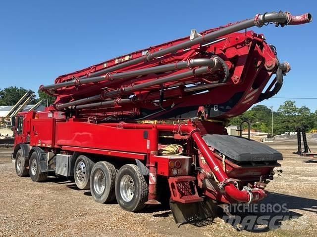 Mack MRU613 Betonpomptrucks
