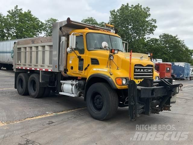 Mack PV713 Kipper