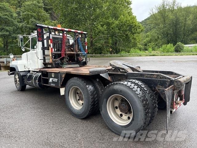 Mack RD688S Platte bakwagens