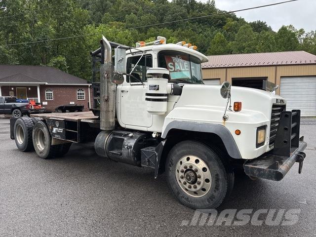 Mack RD688S Platte bakwagens