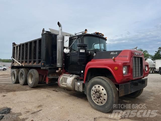 Mack RD690S Kipper