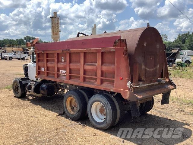 Mack RD690S Kipper