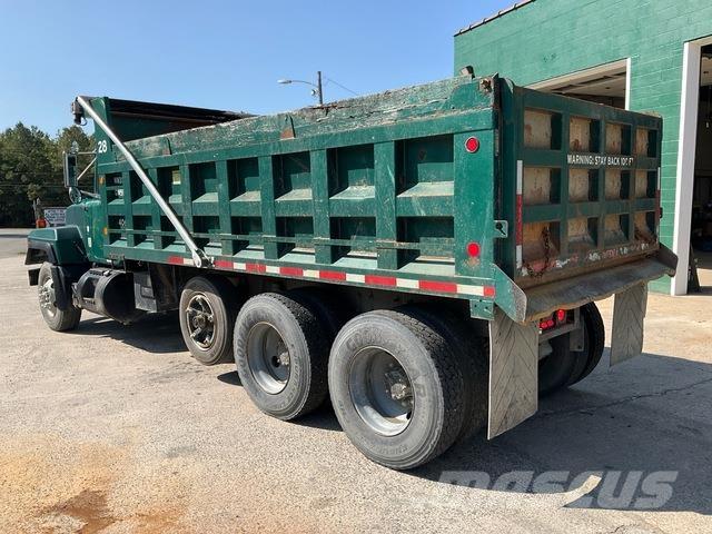 Mack RD690S Kipper