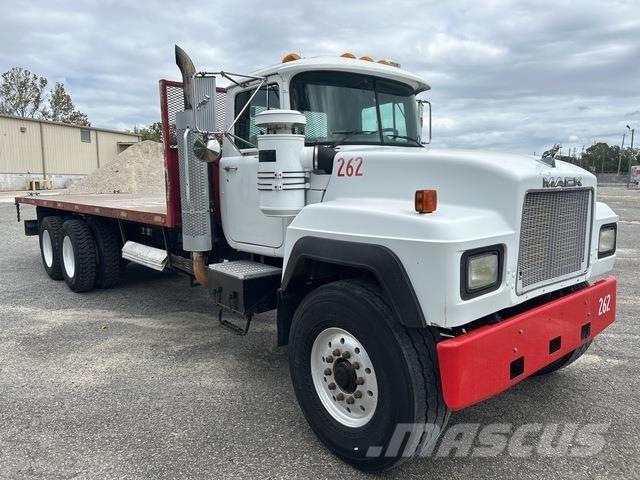 Mack RD690S Platte bakwagens
