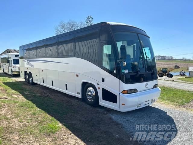 MCI 102-EL3 Minibussen