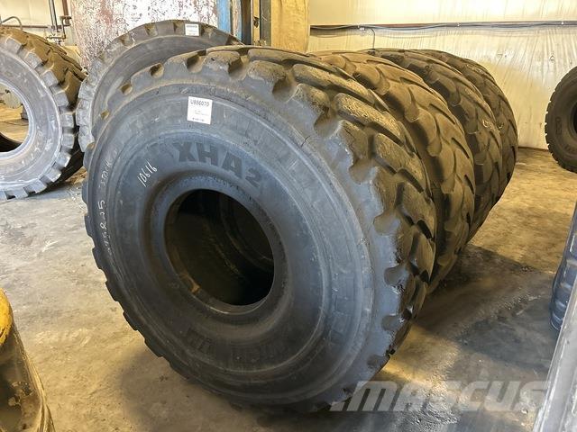 Michelin XHA2 Banden, wielen en velgen